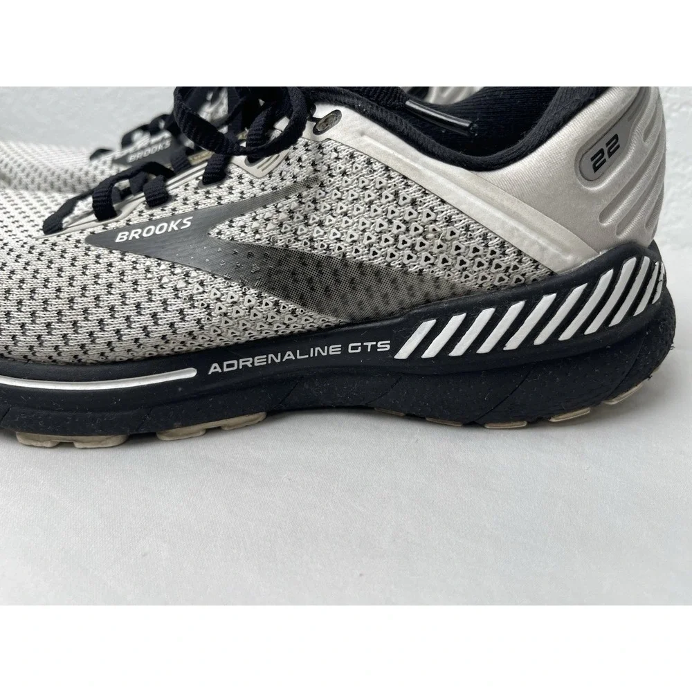 Brooks Adrenaline GTS 22 Women's  8.5B Running Shoes - White & Black